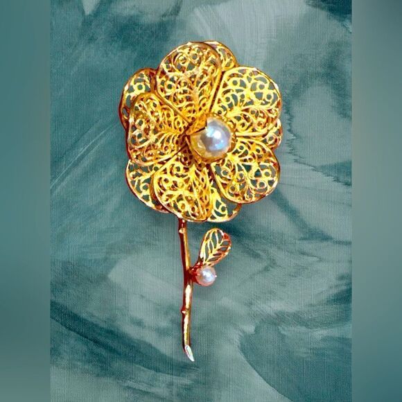 Gold filagree flower pin pearl 2” x 3.75”pearl center - Picture 1 of 6